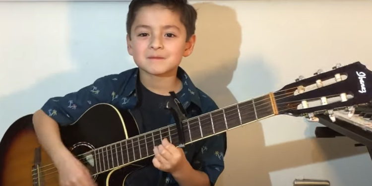 Niño talento osornino triunfó en ronda de votación popular en concurso de canto