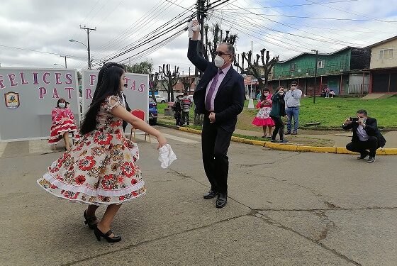 Escuela García Hurtado de Mendoza realizó esquinazo de cueca de Fiestas Patrias