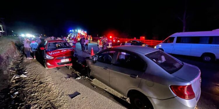 Violento accidente de tránsito dejó 10 lesionados en ruta U-400 al mar