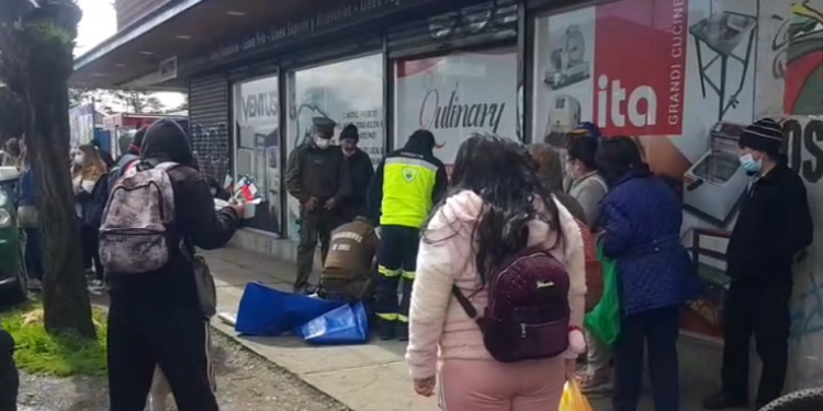 Carabinero salvó la vida de un hombre que se desplomó en plena vía pública en Rahue-Osorno