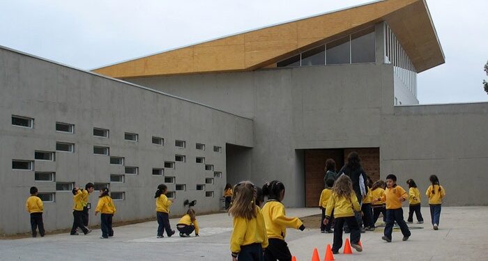 Osorno: Envían a cuarentena a alumnos por caso sospechoso de Covid-19 del Colegio Creación