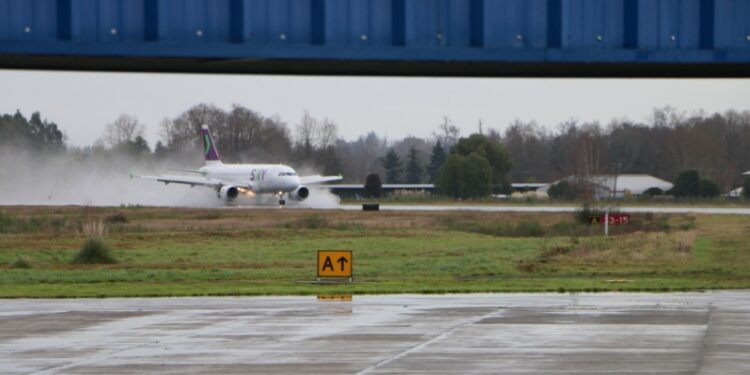 Alcaldes de la provincia de Osorno piden extensión de la pista de aterrizaje en el Cañal Bajo