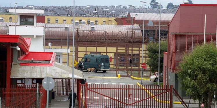 Puerto Montt: Caso de variante Delta mantendrá sin visitas 3 módulos de cárcel de Alto Bonito