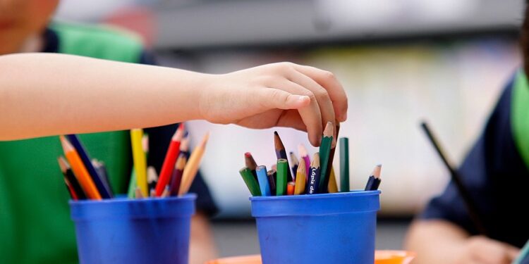 Escuelas especiales en Los Lagos sufrieron caída del 30% en subvención: piden incluirlas en la Ley SEP