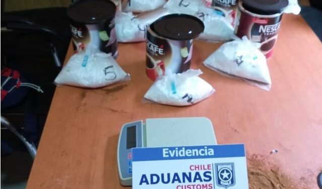 Detienen a sujeto con casi 2 kilos de cocaína escondidos en tarros de café