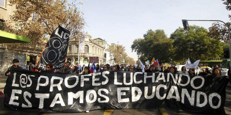 Llaman a paro nacional de profesores para el 13 de octubre