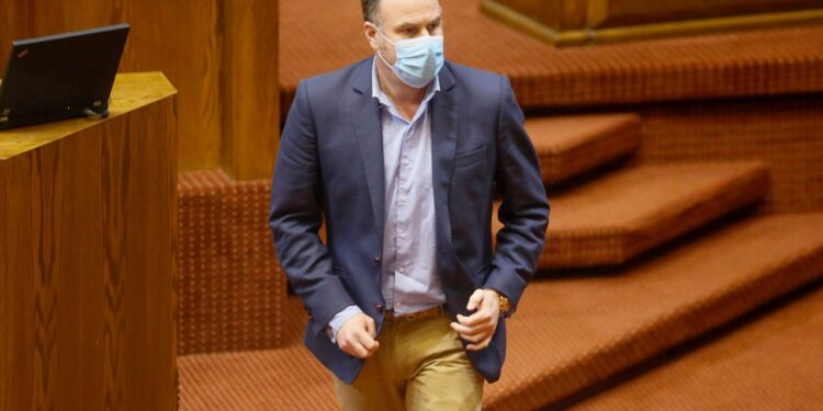 Diputado Jürgensen emplaza a candidatos presidenciales a condenar actos de violencia ocurridos en 18 de octubre