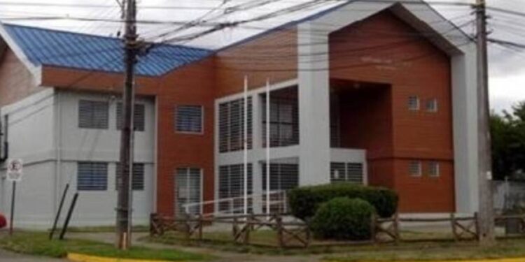 Decretan prisión preventiva para un hombre que mató a su padre con un martillo en La Unión