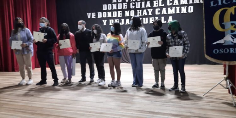 Osorno: 77 alumnos se transformaron en Mediadores Escolares en el Liceo Carmela Carvajal