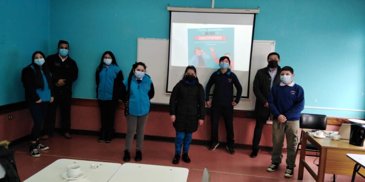 Estudiante de Escuela Canadá de Osorno asiste a convención constituyente