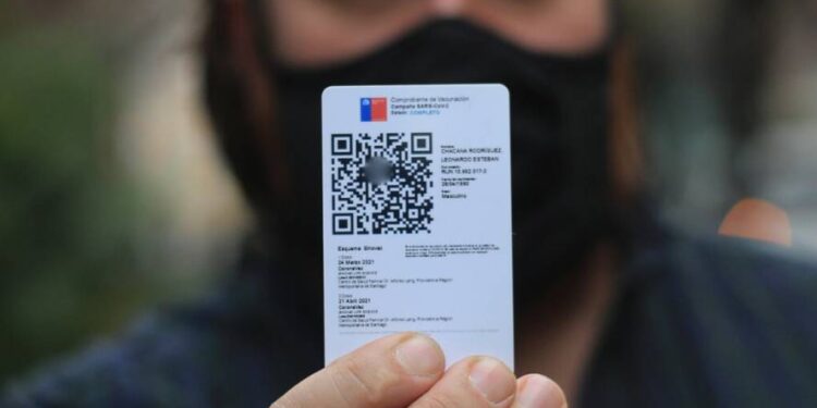 Pase de movilidad: será obligatoria la dosis de refuerzo antes de los 6 meses de la segunda vacuna