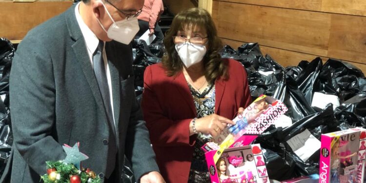 Osorno: Más de cuatro mil niños y niñas recibirán regalos de navidad
