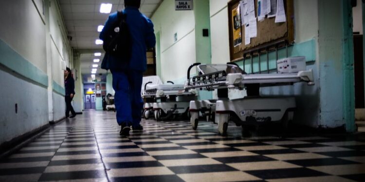 Acusan a la Seremi de Salud de Los Lagos por el no pago de finiquitos y retención  de certificados de títulos