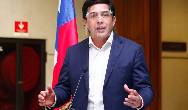 Diputado de RN presenta proyecto para el retiro del 100% de los fondos de las AFP