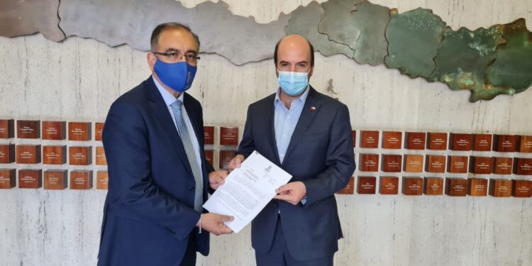 MOP se comprometió a estudiar alargue de la pista de aterrizaje del Aeródromo de Cañal Bajo de Osorno