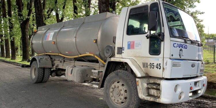 En camiones aljibes distribuirán agua durante la temporada estival en la región de Los Lagos
