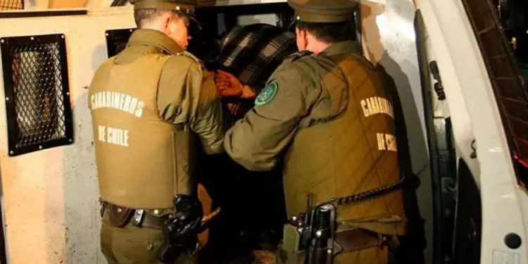 San Juan de La Costa: Para intimidarla un hombre clavo un cuchillo en la pared de la casa de su madre