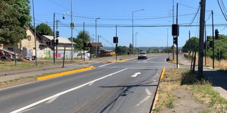 Osorno: Tras larga espera este lunes comenzaron a funcionar semáforos en calle Victoria
