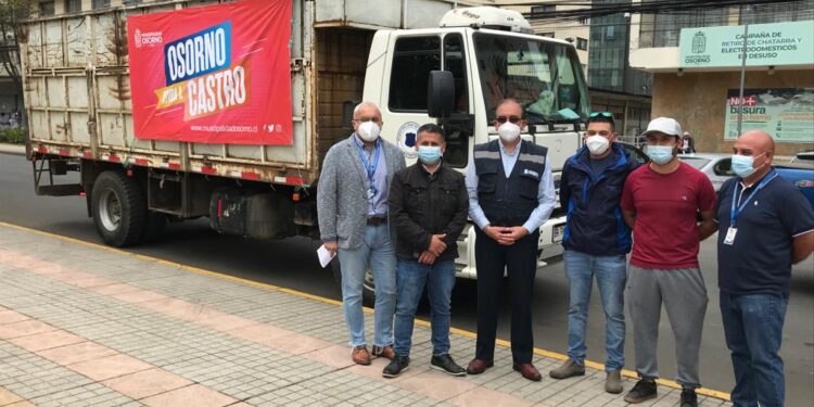 Municipio envió tres camiones con materiales de construcción para familias damnificadas en incendio en castro