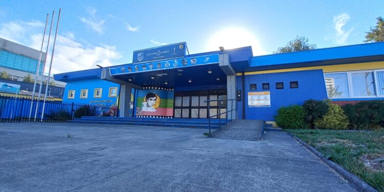Clases del Liceo Carmela Carvajal se retomarán en dependencias de liceo Eleuterio Ramírez