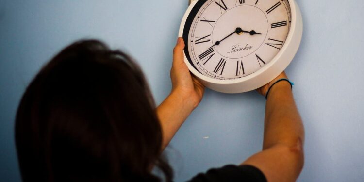 En el mes de abril habrá cambio de hora de invierno
