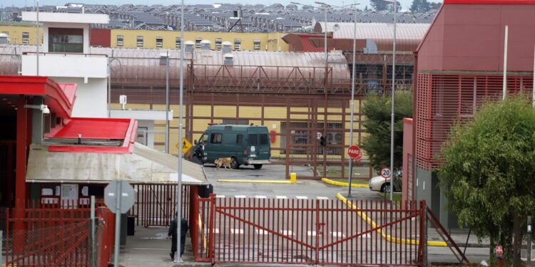 Intensifican medidas restrictivas en cárcel de Puerto Montt por nuevos contagios de Covid-19