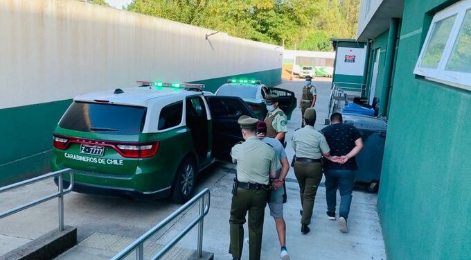 Carabineros decomisa armas en La Unión y detiene a un sujeto por robo a jardín infantil en Valdivia