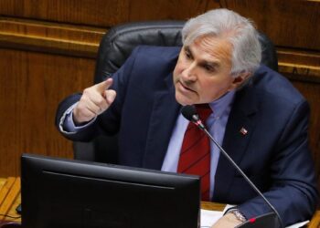Senador Moreira oficiará a sostenedores de colegios para adquirir insumos y reparar sistemas de calefacción y ventilación