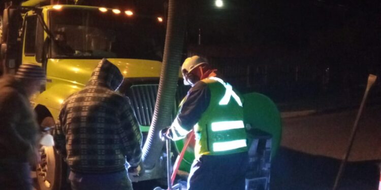 LLanquihue: Acumulación de mascarillas trapos y pañales obstruyó alcantarillado en Los Pellines
