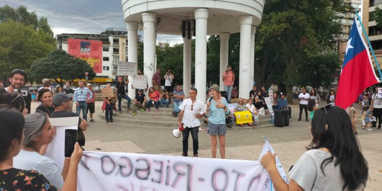 Antivacunas protestaron en Osorno contra medidas restrictivas por el Covid-19