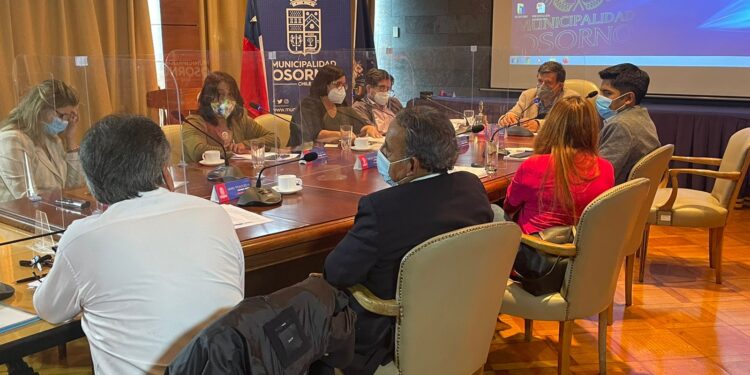 Concejo Municipal aprobó licitación de transporte escolar para estudiantes de sectores rurales.