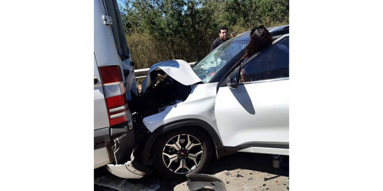Mariquina: chocan furgón de pacientes dializados