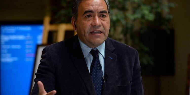 Senador electo Fidel Espinoza; “Convencionales quieren romper la institucionalidad democrática”