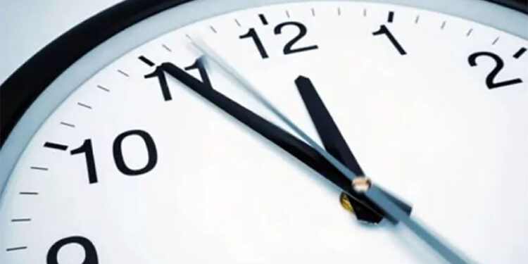 Este fin de semana habrá cambio de hora en todo Chile