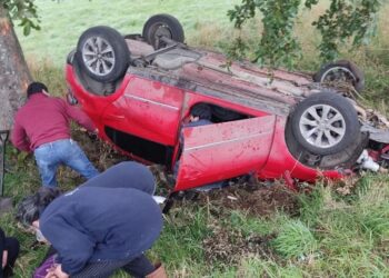Accidente en ruta CH-215 dejó dos personas lesionadas