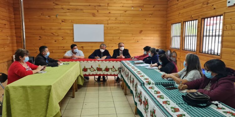 Alcalde Carrillo pide al Gobernador Regional interceder ante el Ministerio de Transporte por falta de locomoción colectiva en ovejería.
