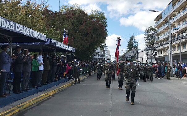 Organizaciones sociales y uniformadas se lucieron en desfile oficial del aniversario 464 de Osorno