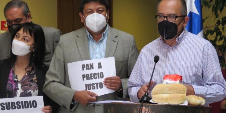 Piden subsidio al pan por alza del costo de la vida