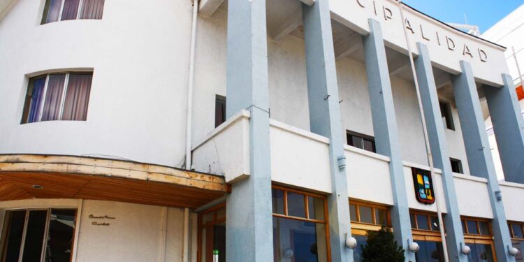 Municipio de Puerto Montt respalda acción de Carabineros en la incautación de artículos a comerciantes ilegales