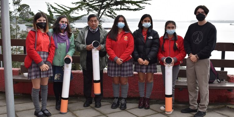 Novedoso aporte al medio ambiente desarrollaron alumnos de Calbuco al recoger colillas de cigarros