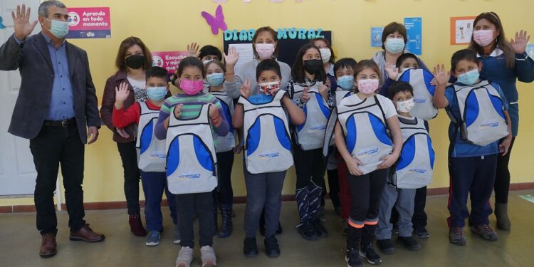 Saesa apoya el inicio del año escolar en establecimientos rurales