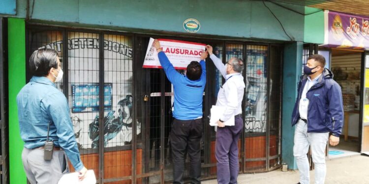 Corte de Apelaciones de Valdivia confirma inadmisibilidad de querellas contra el alcalde de Osorno por locales de juegos de azar.