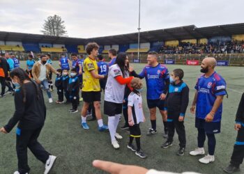 Partido de fútbol “Leyendas albas vs azules” se realizó este domingo en Osorno 
