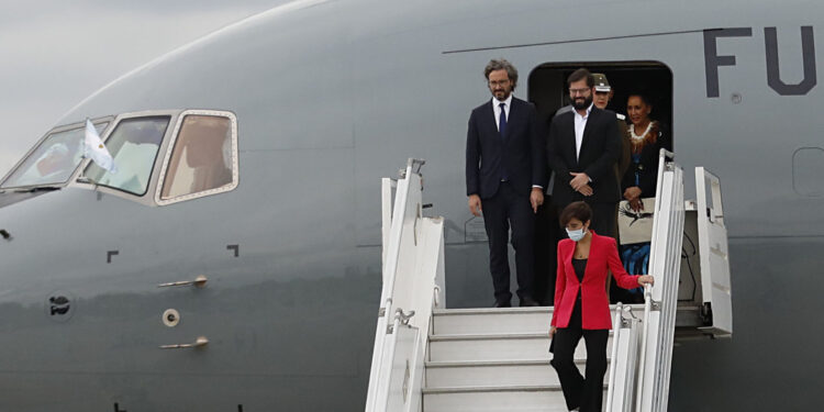 Presidente Boric comenzó gira internacional en Argentina 