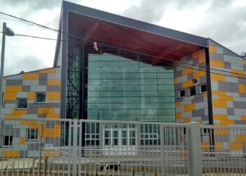 Osorno: Liceo Rahue debe extender suspensión de clases este miércoles por filtraciones de agua lluvia 