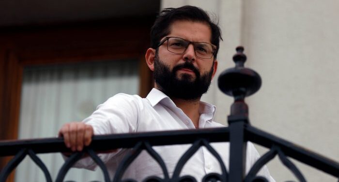 Pulso Ciudadano: Presidente Gabriel Boric cayó 6,2 puntos en su aprobación durante abril