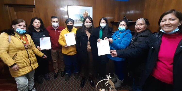 Manipuladoras de alimentos en Osorno deponen paro tras lograr acuerdo con autoridades