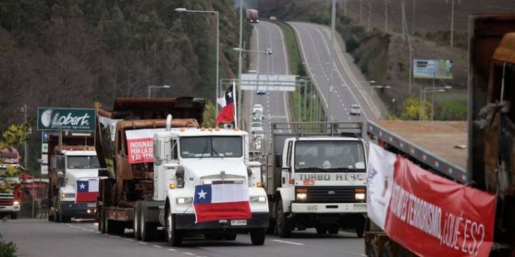 Gremio de camioneros se desmarca de movilización convocada este 25 de abril 