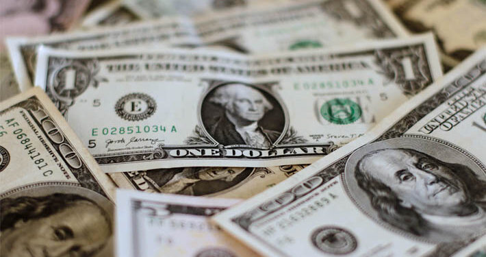 Dólar sube esta mañana y bordea los $790 a la espera de las actas de la última reunión de la Fed en EE.UU