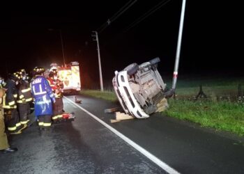 Mujer lesionada tras colisionar poste eléctrico en ruta 215 debió esperar dos horas para ser auxiliada 